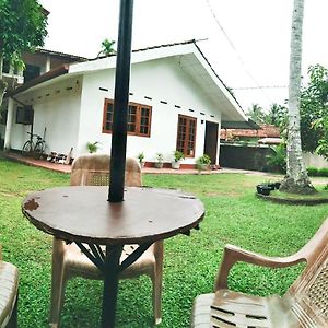 Sanithu Homestay Galle Exterior photo