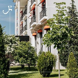 Hotel Garden Pristina Exterior photo