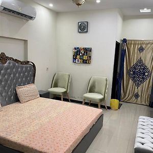 2 Bed New Corner Apartment Lahore Exterior photo