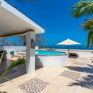 Tequila Sunrise Sky Cabana-Diani Beach Apartment Exterior photo