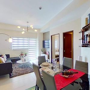 2 Bedroom Corner Executive Suite At Lafayette Park Square Megaworld Blvd Unit 5H Iloilo City Exterior photo