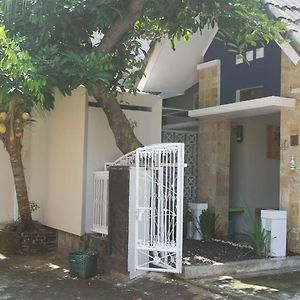Cipta Guesthouse Yogyakarta Exterior photo