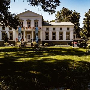 Villa Dwor Podstolice - House Of Rosenthal Exterior photo