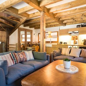 Charming Old Barn Converted Into A Cosy And Stylish Home Le Châble Exterior photo