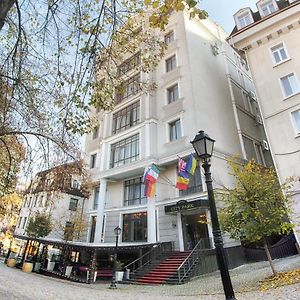 City Park Hotel Chisinau Exterior photo