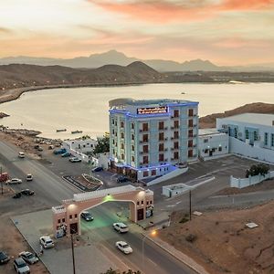 Al Ayjah Plaza Hotel Sur Exterior photo