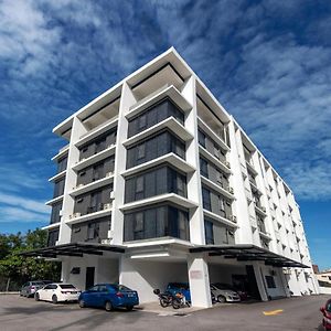 Scott Signature Suites By Alv George Town Exterior photo