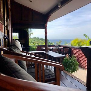 The Hidden Escapes Bingin- Sunset Rooftop Wood House With Ocean View & Private Kitchen Uluwatu Exterior photo
