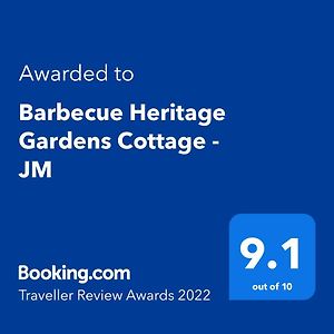 Barbecue Heritage Gardens Cottage - Jm Newcastle Exterior photo