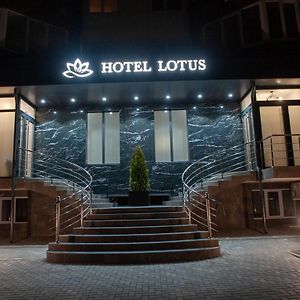 Lotus Hotel Kischinau Exterior photo