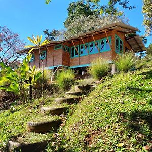 Villa Casa De Bambu Turrialba Exterior photo