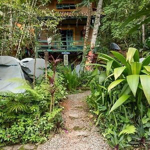 Hotel Camping Tropico De Capricornio - Ilhabela Exterior photo