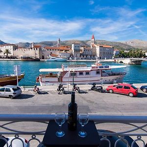 Vila Liza Bed & Breakfast Trogir Exterior photo