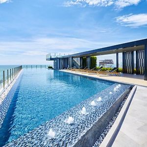 The Base Infinity Apartment Pattaya Exterior photo