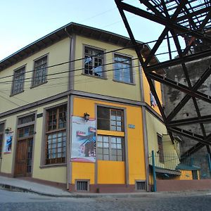 Hostal Recuerdos De Familia Valparaíso Exterior photo