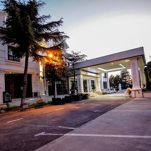 Univers Resort Elbasan Exterior photo