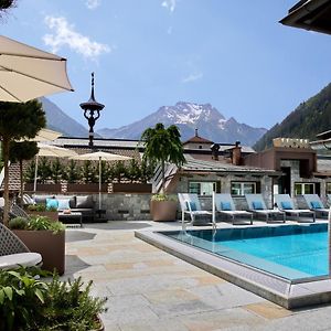 Hotel Neue Post Mayrhofen Exterior photo