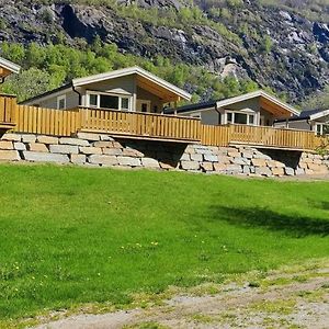 Lunde Camping Hotell Aurland Exterior photo