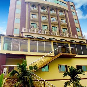 Felicia Hotel Yaounde Yaoundé Exterior photo