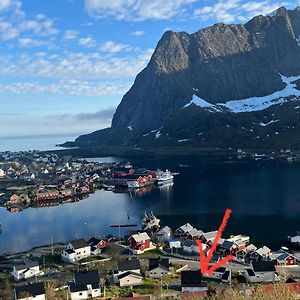 Koselig Nyrestaurert Hus Med Flott Utsikt! Reine Exterior photo