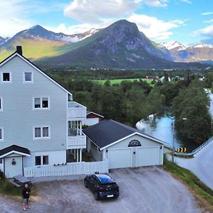 Apartment Dreamvalley Isfjorden Exterior photo