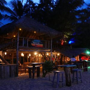 Vitamin Sea Beach Cabana Nilaveli Exterior photo