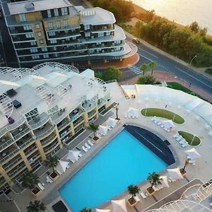 Base Holidays - Ettalong Beach Premium Apartments Exterior photo