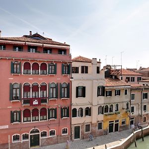 Palazzo Schiavoni Residenza D'Epoca & Suite-Apartments Venetië Exterior photo