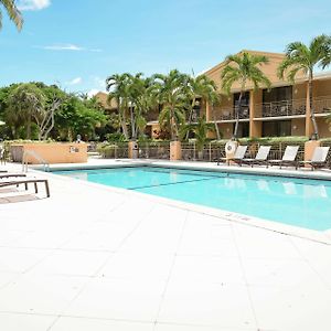 Hampton Inn Key Largo Exterior photo