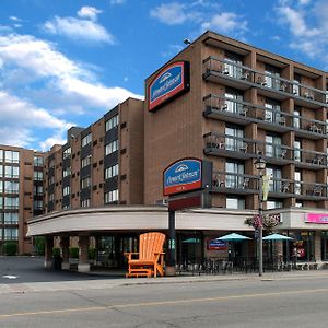 Howard Johnson Plaza By Wyndham By The Falls Niagara-Fälle Exterior photo