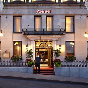 Hotel Marriott Quebec City Downtown Exterior photo