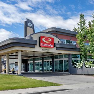 Super 8 By Wyndham Macleod Trail Calgary Hotel Exterior photo