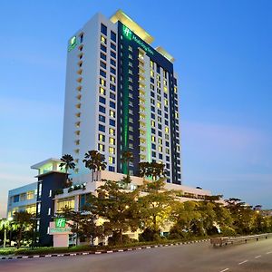 Holiday Inn Melaka Exterior photo