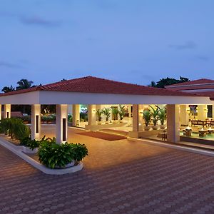 Holiday Inn Resort Goa Cavelossim Exterior photo