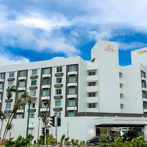 Grand Margherita Hotel Kuching Exterior photo