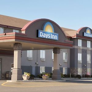 Days Inn&Suites by Wyndham Thunder Bay Exterior photo
