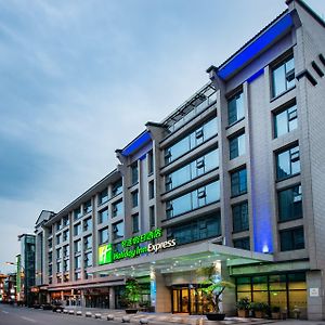 Holiday Inn Express Dujiangyan Ancient City Guankou Exterior photo