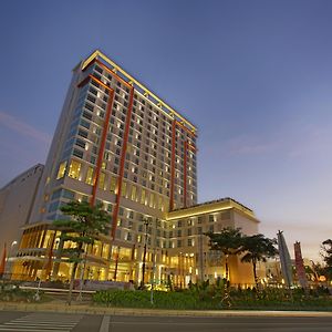 แฮริส โฮเต็ล แอนด์ คอนเวนชั่น เบกาซี Hotel เบกาซิ Exterior photo