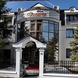 Garni Hotel Vozarev Belgrad Exterior photo