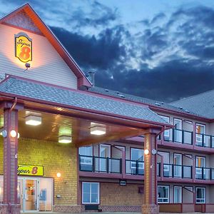 Hotel Super 8 By Wyndham Caraquet Exterior photo