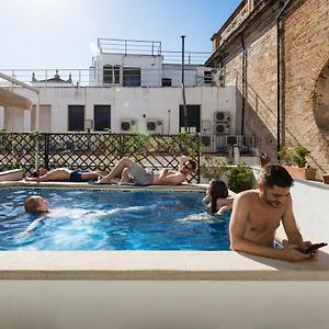 Oasis Backpackers' Hostel Sevilla & Coworking Exterior photo