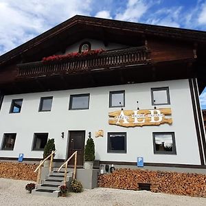 Alpen Lodge Berwang Exterior photo