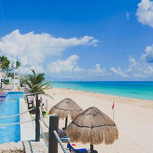 Cancun Plaza Condo Ocean Front Exterior photo