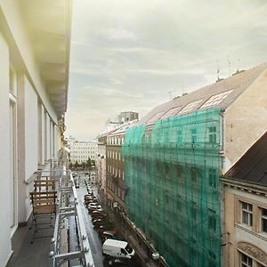 Luxury Central 150M2 Apartment On Wencelas Square With Private Garage Prague Exterior photo