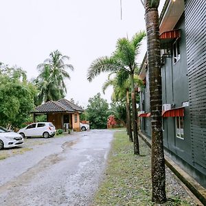 Chill Box Langkawi Hostel Kuah Exterior photo