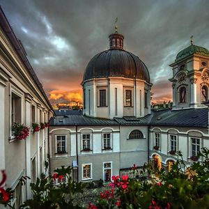 Gastehaus Im Priesterseminar Salzburg Salzburgo Exterior photo
