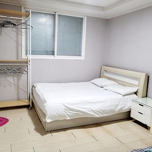 Daegu Gyeong'S Hostel - Foreigner Only Exterior photo