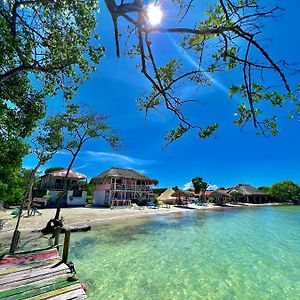 Tintipán Ashram Hostel&Glamping Tintipan Island Exterior photo