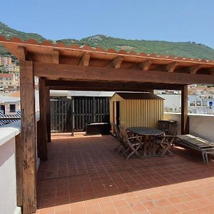 Gibraltar Town Centre Flat With Roof Terrace Exterior photo