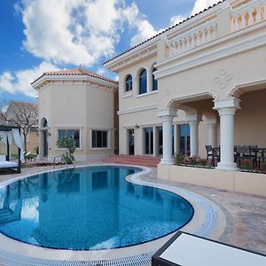 Maison Privee - Palm Jumeirah Beach Front Xl Villa With Private Pool Dubái Exterior photo
